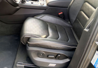Подержанный автомобиль Volkswagen Touareg 2019 года (15 фото)