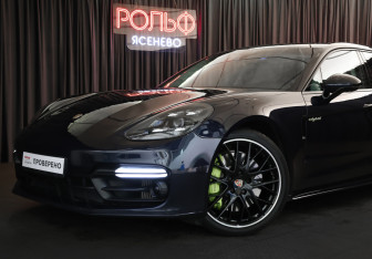 Подержанный автомобиль Porsche Panamera Wagon 2019 года (26 фото)