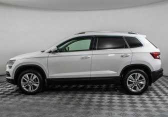 Подержанный автомобиль Skoda Karoq 2020 года (8 фото)