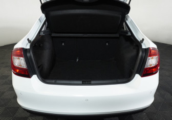 Подержанный автомобиль Skoda Rapid Liftback 2019 года (9 фото)