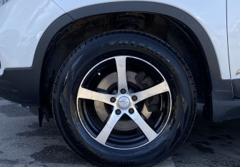 Подержанный автомобиль Kia Sorento 2012 года (9 фото)