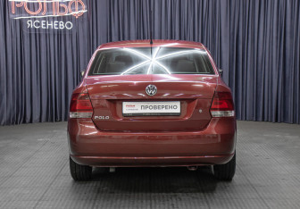 Подержанный автомобиль Volkswagen Polo Sedan 2012 года (6 фото)