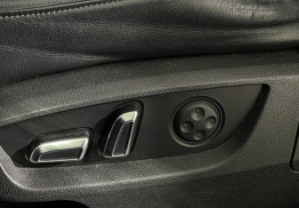 Подержанный автомобиль Audi Q7 2009 года (15 фото)