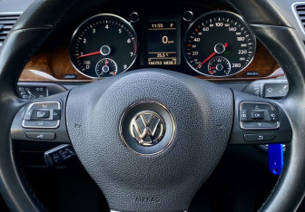 Подержанный автомобиль Volkswagen Passat CC 2012 года (15 фото)