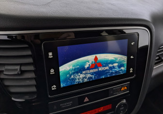 Подержанный автомобиль Mitsubishi Outlander 2019 года (26 фото)