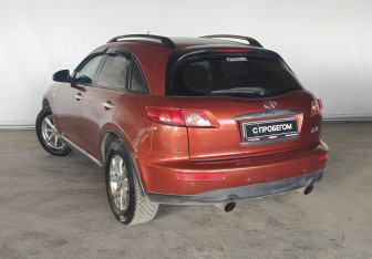 Подержанный автомобиль Infiniti FX 2007 года (6 фото)