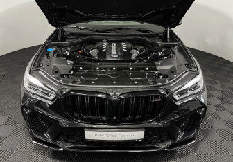 Подержанный автомобиль BMW X5 M 2020 года (10 фото)