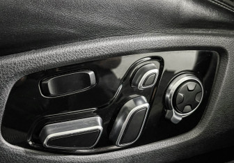 Подержанный автомобиль Kia K900 2019 года (16 фото)