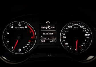 Подержанный автомобиль Audi A3 Sedan 2014 года (13 фото)