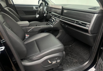 Подержанный автомобиль Hyundai Santa Fe 2023 года (15 фото)