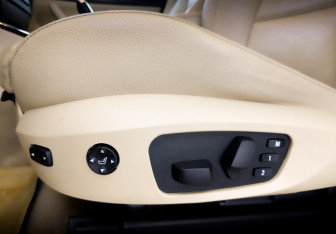 Подержанный автомобиль BMW X3 2013 года (21 фото)