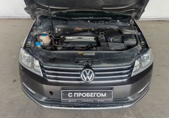 Подержанный автомобиль Volkswagen Passat Sedan 2012 года (17 фото)