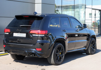 Подержанный автомобиль Jeep Grand Cherokee 2018 года (5 фото)