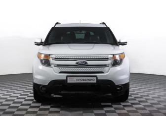 Подержанный автомобиль Ford Explorer 2013 года (2 фото)