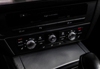 Подержанный автомобиль Audi A6 Sedan 2015 года (19 фото)