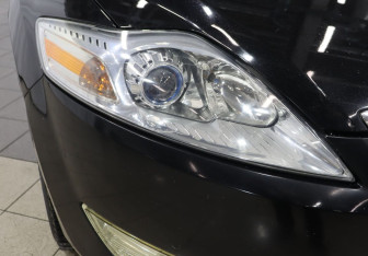 Подержанный автомобиль Ford Mondeo Sedan 2007 года (21 фото)