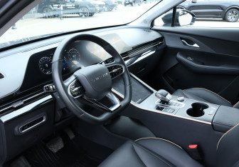 Подержанный автомобиль Omoda C5 2024 года (13 фото)