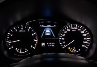 Подержанный автомобиль Nissan Pathfinder 2014 года (12 фото)