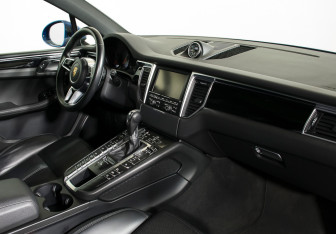Подержанный автомобиль Porsche Macan 2014 года (26 фото)