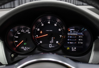 Подержанный автомобиль Porsche Macan 2017 года (13 фото)