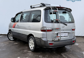 Подержанный автомобиль Hyundai Starex 2007 года (7 фото)