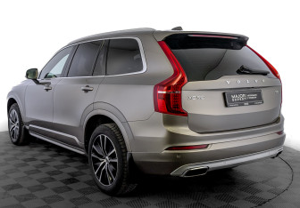 Подержанный автомобиль Volvo XC90 2021 года (7 фото)