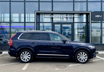 Подержанный автомобиль Volvo XC90 2015 года (4 фото)