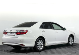 Подержанный автомобиль Toyota Camry Sedan 2017 года (5 фото)