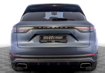 Подержанный автомобиль Porsche Cayenne 2018 года (6 фото)