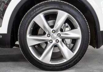 Подержанный автомобиль Infiniti FX 2012 года (28 фото)