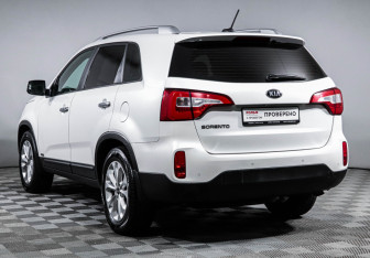 Подержанный автомобиль Kia Sorento 2019 года (7 фото)