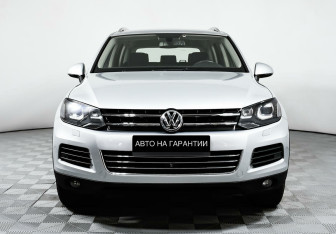 Подержанный автомобиль Volkswagen Touareg 2013 года (2 фото)