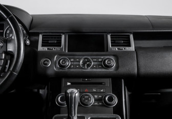 Подержанный автомобиль Land Rover Range Rover Sport 2009 года (16 фото)