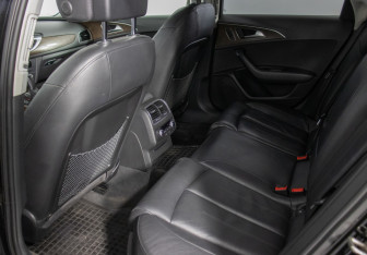 Подержанный автомобиль Audi A6 Sedan 2015 года (12 фото)