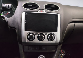 Подержанный автомобиль Ford Focus Sedan 2007 года (17 фото)