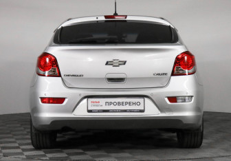 Подержанный автомобиль Chevrolet Cruze Hatchback 2013 года (6 фото)