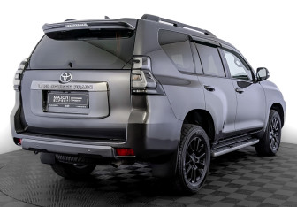 Подержанный автомобиль Toyota Land Cruiser Prado 2021 года (5 фото)