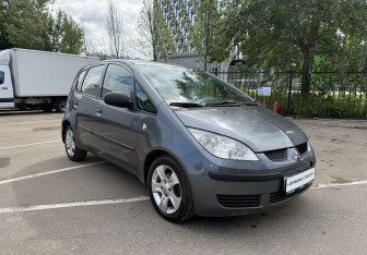Подержанный автомобиль Mitsubishi Colt Hatchback 2007 года (3 фото)