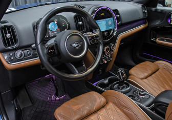 Подержанный автомобиль MINI Countryman 2021 года (16 фото)