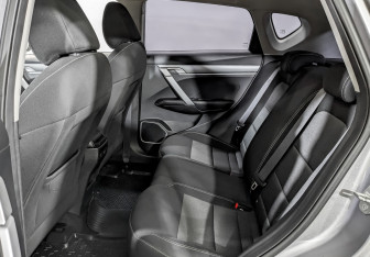 Подержанный автомобиль Geely Coolray 2023 года (12 фото)