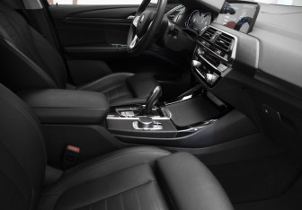 Подержанный автомобиль BMW X3 2017 года (29 фото)