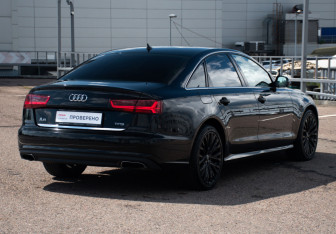 Подержанный автомобиль Audi A6 Sedan 2015 года (5 фото)