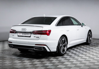 Подержанный автомобиль Audi A6 Sedan 2019 года (5 фото)