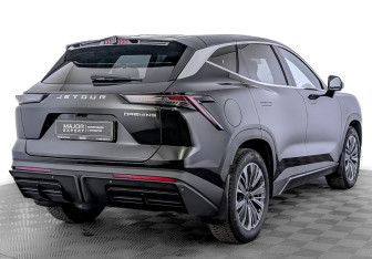 Подержанный автомобиль Jetour Dashing 2023 года (6 фото)