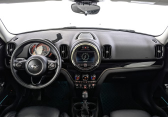 Подержанный автомобиль MINI Countryman 2018 года (14 фото)