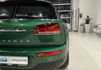 Подержанный автомобиль MINI Clubman Wagon 2021 года (8 фото)