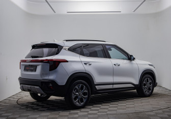 Подержанный автомобиль Kia Seltos 2024 года (5 фото)