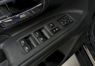 Подержанный автомобиль Mitsubishi Outlander 2016 года (12 фото)
