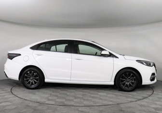 Подержанный автомобиль Omoda S5 2024 года (4 фото)