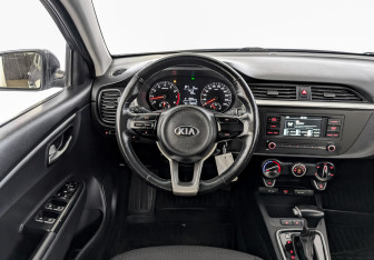 Подержанный автомобиль Kia Rio Hatchback 2021 года (21 фото)